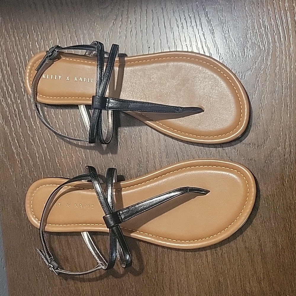 Kelly & Katie Strappy Sandal NWOT